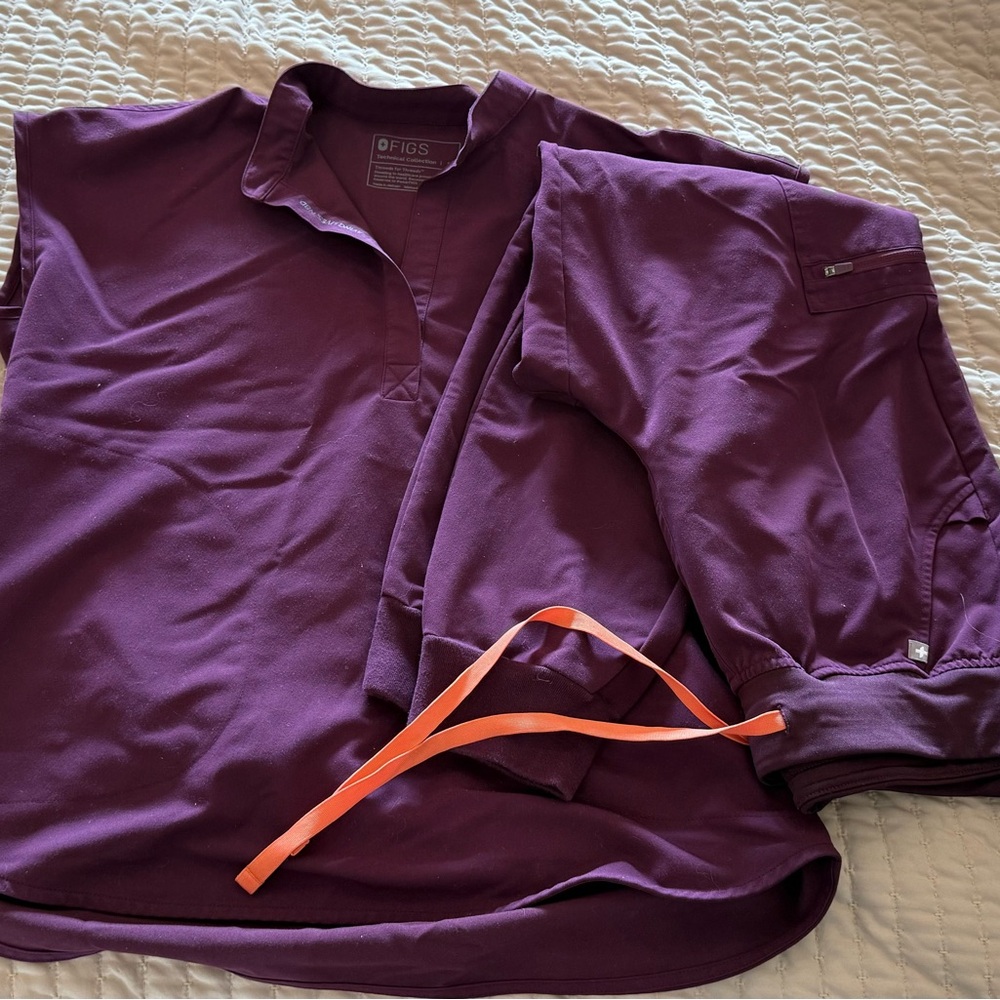 Figs Deep Purple Scrub Set